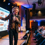 un gourou clown de la communication